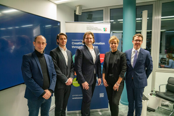 Projektteam NRW.innovativ mit Ministerin Neubaur Projektteam NRW.innovativ mit Ministerin Neubaur
